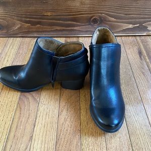 Naturalizer Natural Sole Candice booties, size 9